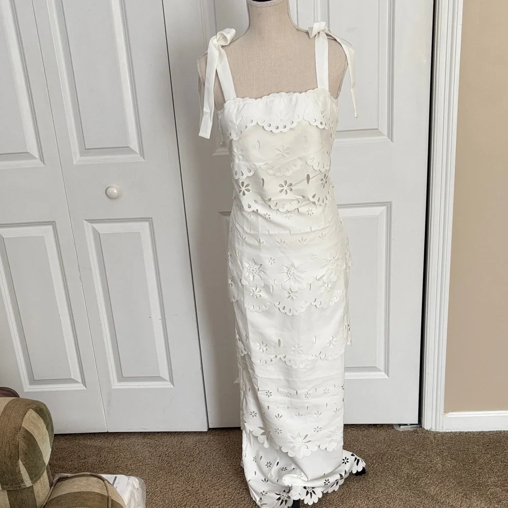 Petal & Pup White Floral Maxi Dress - Picture 1 of 8